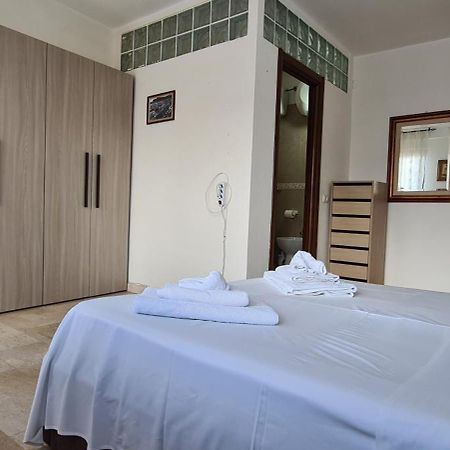Em Holiday Apartment Quartu SantʼElena Exteriör bild