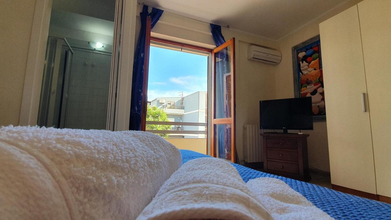 Em Holiday Apartment Quartu SantʼElena Exteriör bild