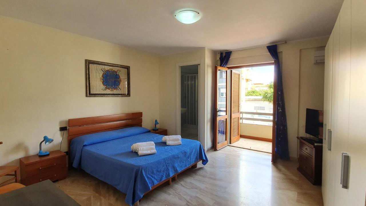 Em Holiday Apartment Quartu SantʼElena Exteriör bild