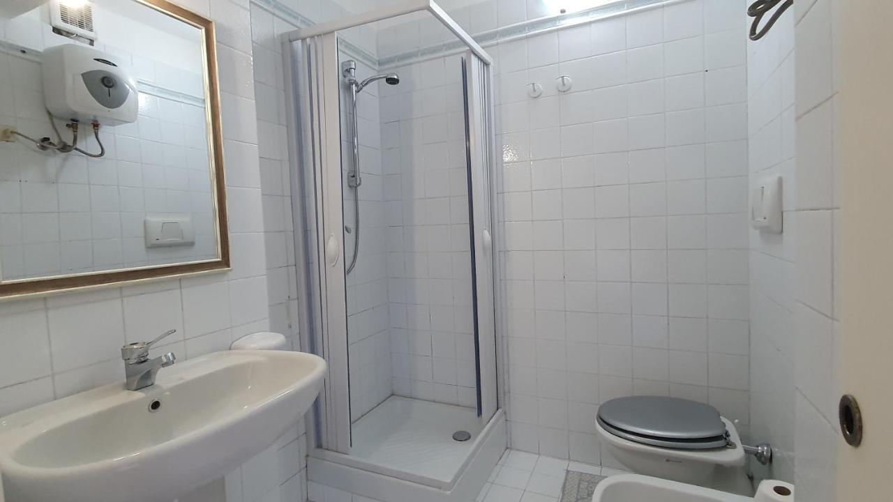 Em Holiday Apartment Quartu SantʼElena Exteriör bild