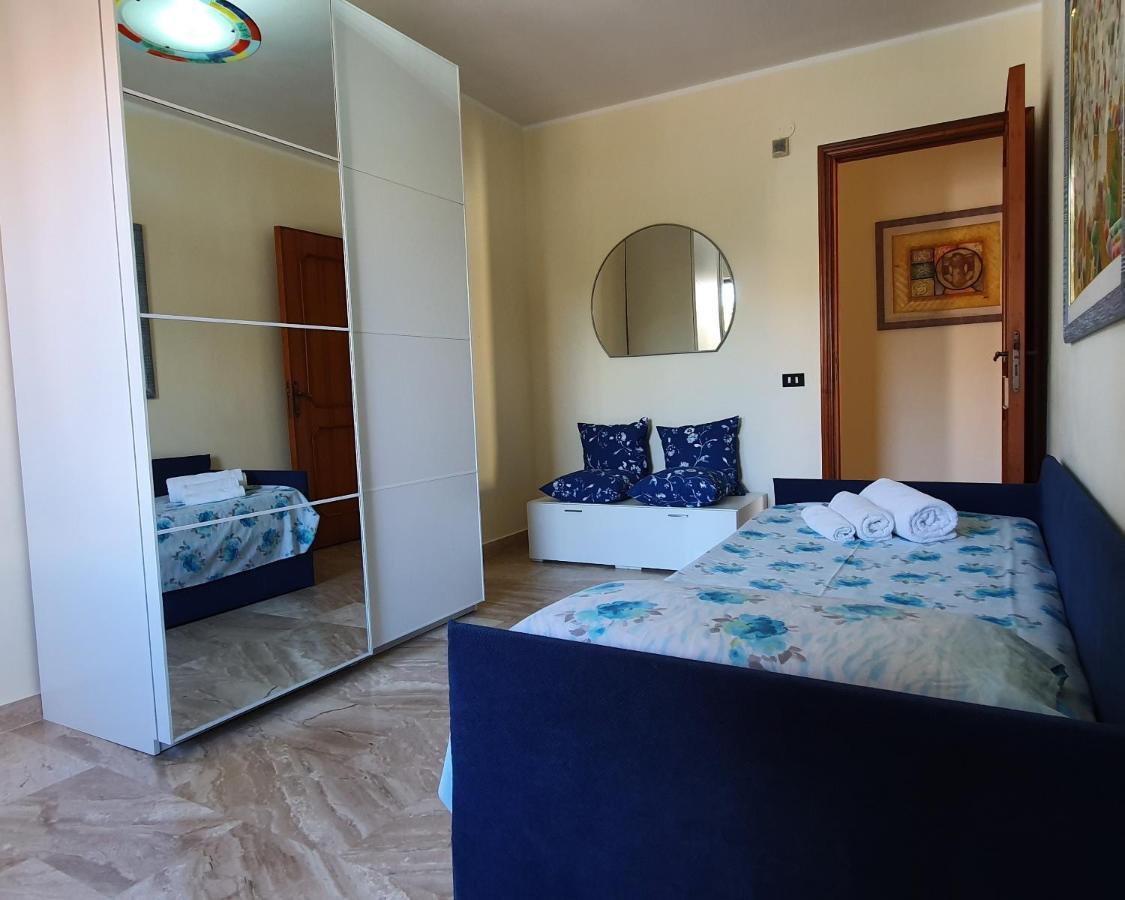Em Holiday Apartment Quartu SantʼElena Exteriör bild